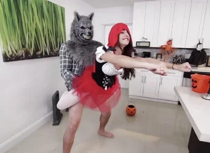 Nàng quàng khăn đỏ chịch nhau say đắm