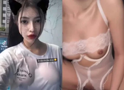 Em Uyên cưỡi ngựa sung sướng